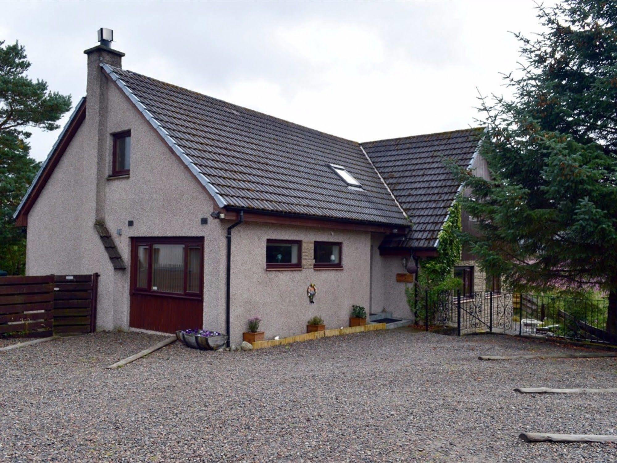 Carn Mhor Bed And Breakfast Aviemore Exterior photo